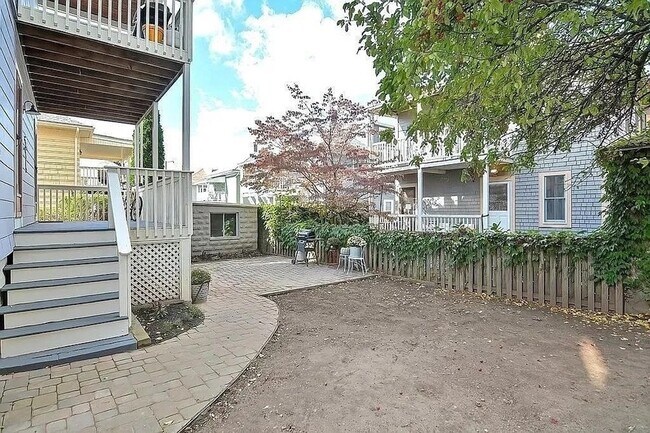 Building Photo - 33 Chetwynd Rd