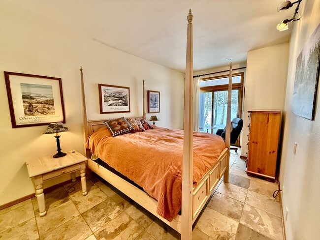 Building Photo - Snowcreek V – Stunning 4 Bed, 3 Bath Corner Unit