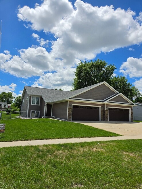 Building Photo - 2721 Kellogg Ave