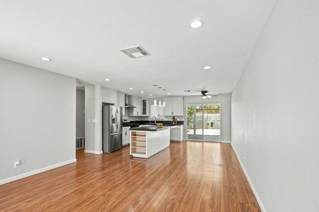 Building Photo - 51410 Avenida Villa