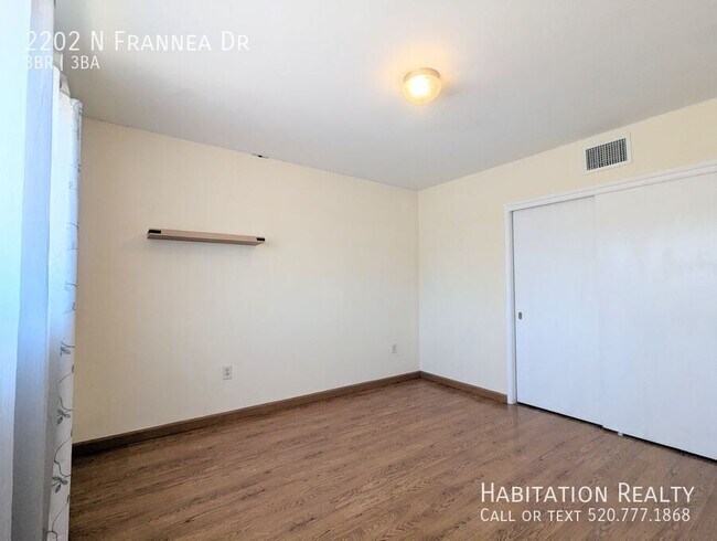 Building Photo - 2202 N Frannea Dr