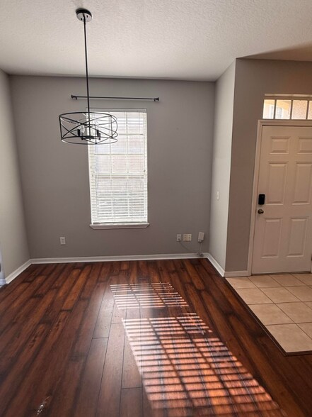 Building Photo - 8512 Shallow Creek Ct