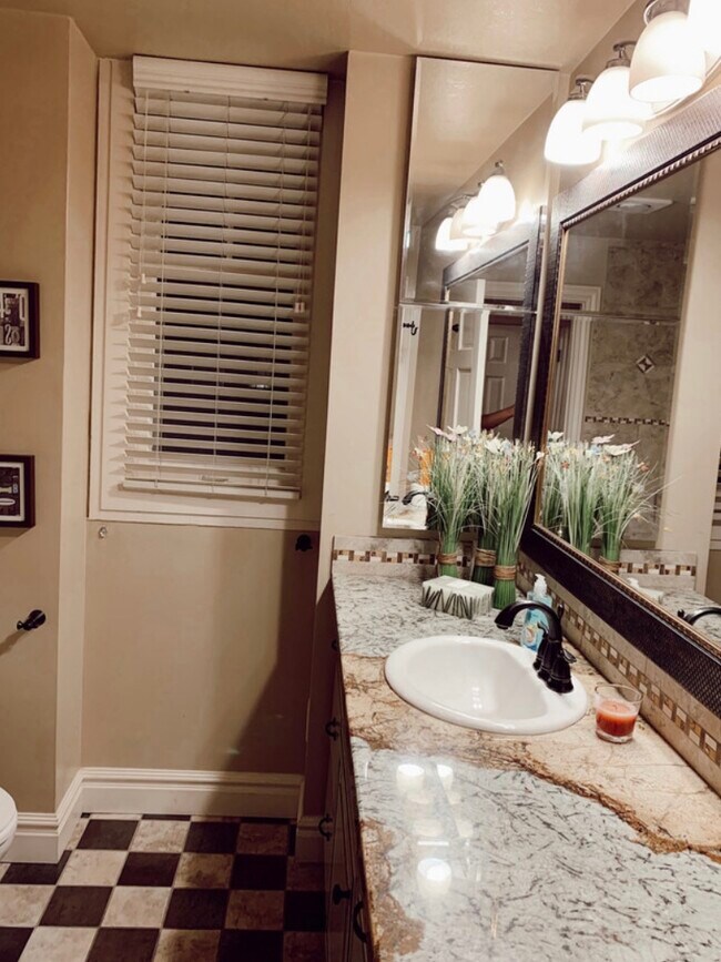 Second bath - 29 S State St