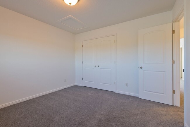Building Photo - 602 Trejo St