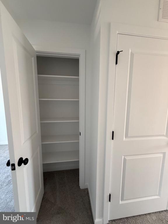 Building Photo - 40 Basswood St