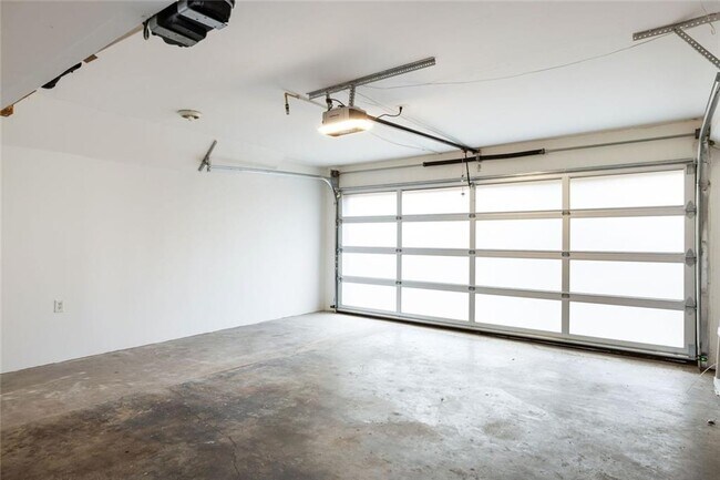 Building Photo - 5 Krog St NE