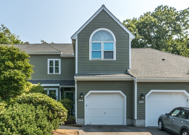 Building Photo - 285 Bishops Forest Dr