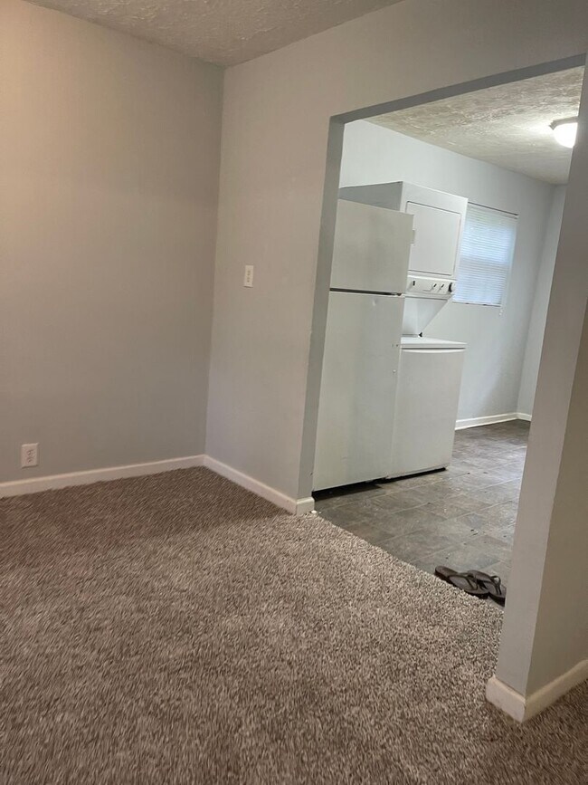 Building Photo - Normaltown Area Home! Available August 2026