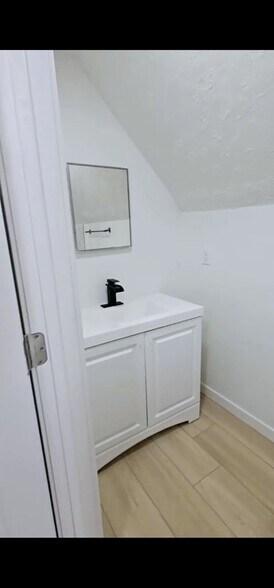 Building Photo - 311 Hilton Pl