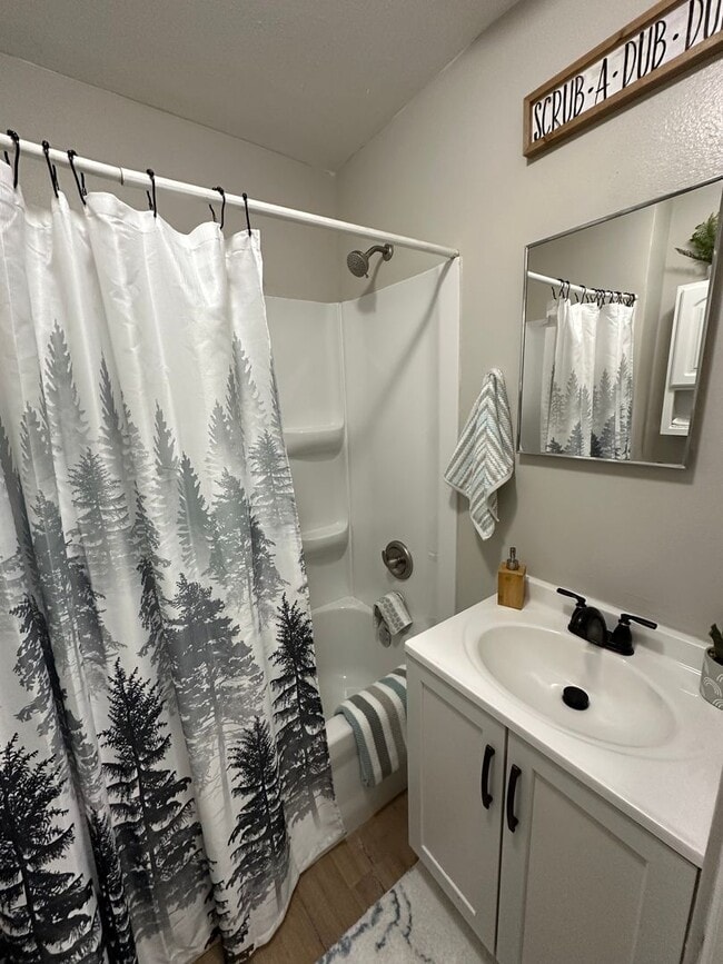 Building Photo - 1126-1128 Byron Ave.