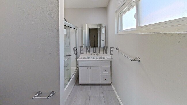 Building Photo - 10062 Los Coyotes Ct