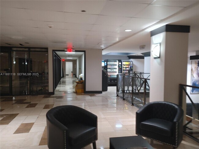 Building Photo - 555 NE 15th St