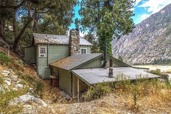 Building Photo - 39581 Canyon Dr