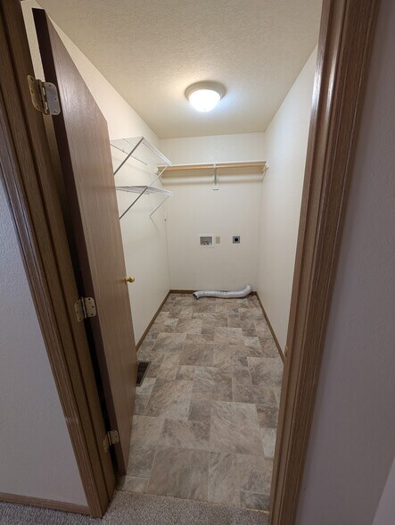 Laundry Main Floor - 2118 SW 36th St