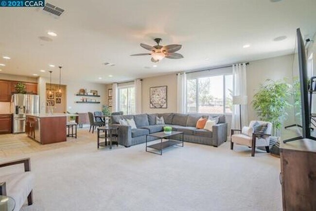 Building Photo - 693 Monte Verde Ln