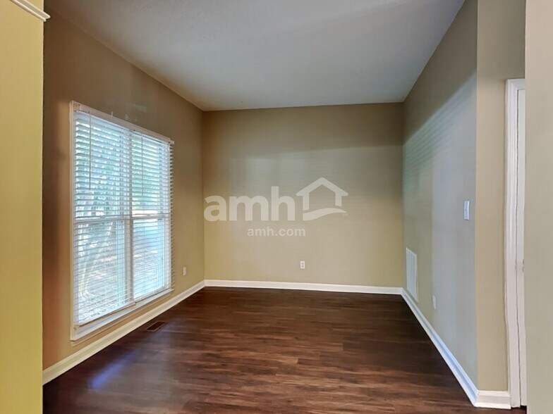 Building Photo - 3441 Singleleaf Ln