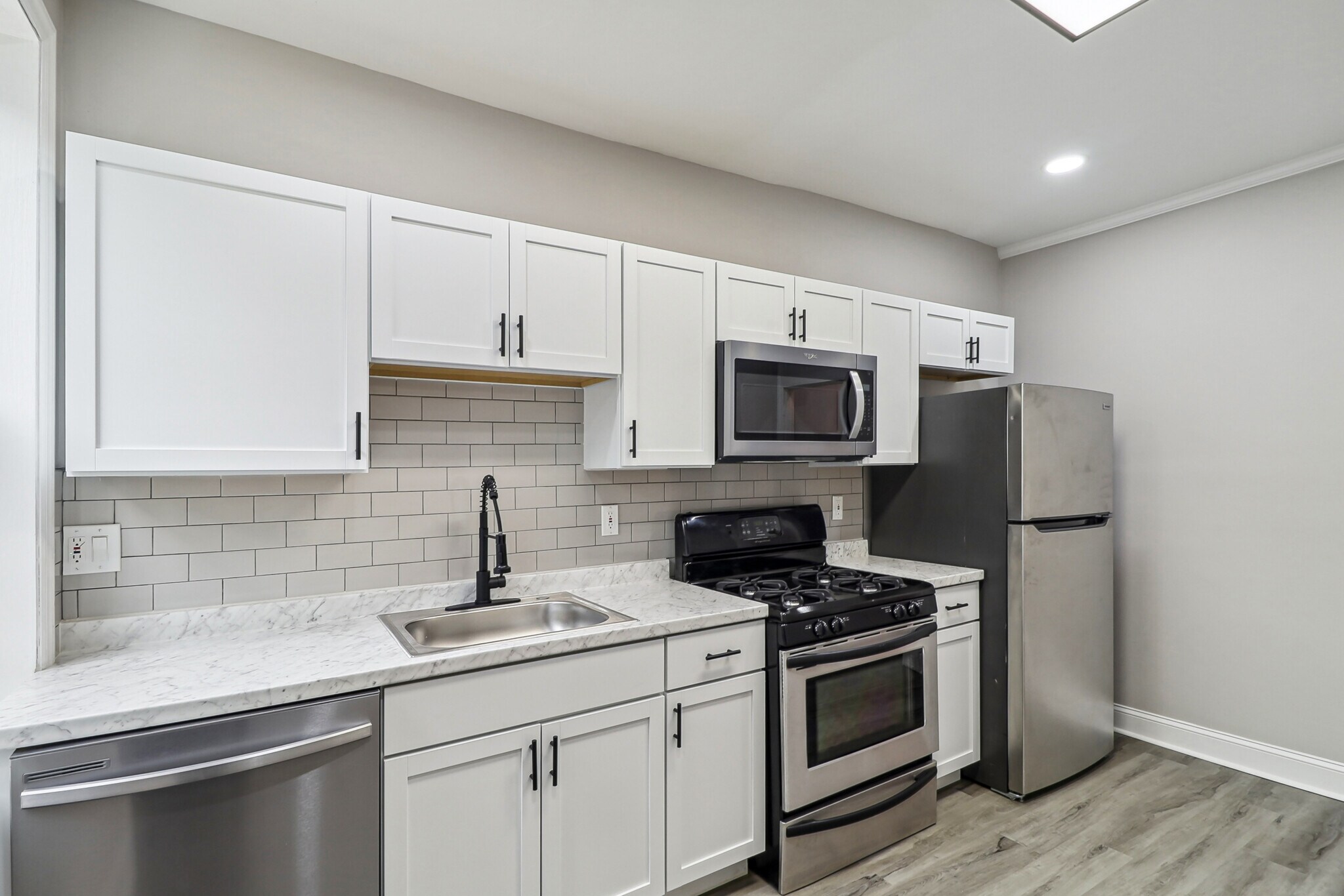 Building Photo - 2128 Hollins St