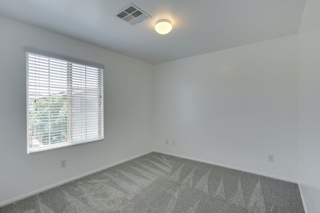 Building Photo - ** COMING SOON ** Modern Open-Concept Rental Home with White Shaker Kitchen Cabinets & Low-Mainte...