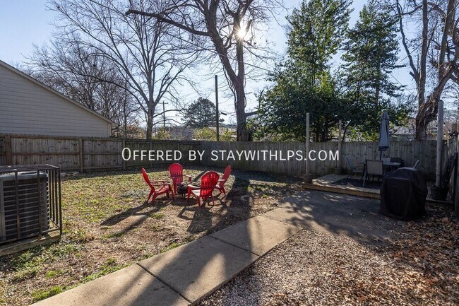 Building Photo - 1449 Lyndale Ave
