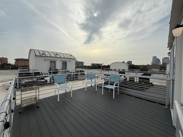 Building Photo - 1323 St Joseph St