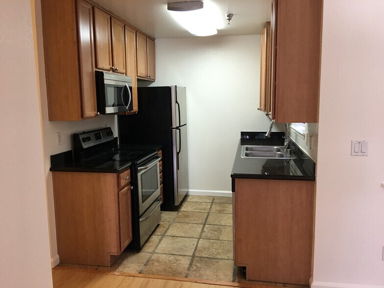 Kitchen - 880 E Fremont Ave