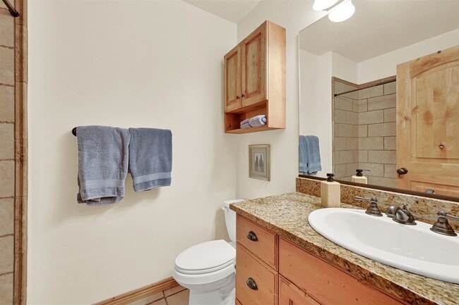 Building Photo - 5176 Fairview Loop