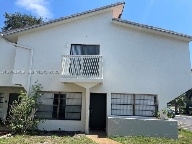 Building Photo - 2580 Coral Springs Dr