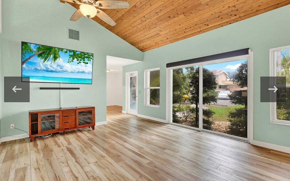 Building Photo - 4160 NE Breakwater Dr