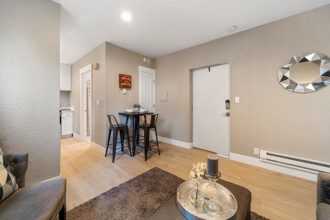 Building Photo - 9110 Redmond-Woodinville Road NE-Unit 101