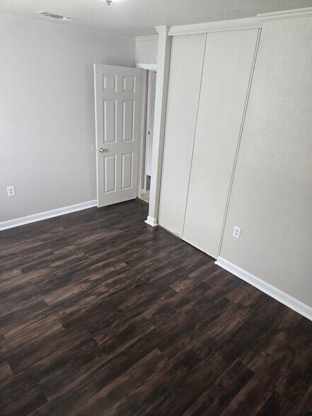 Building Photo - 9570 Bowen dr