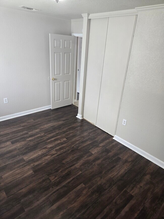 Building Photo - 9570 Bowen dr