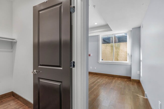 Building Photo - 1512 Frankford Ave