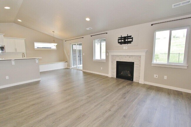 Building Photo - 10510 W Daylily Ave