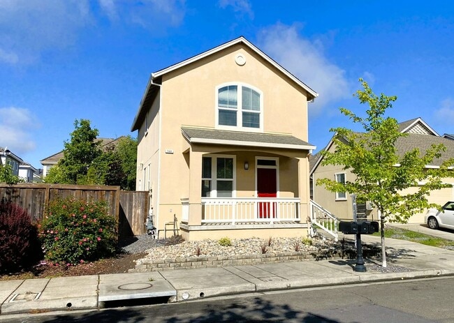 Primary Photo - 749 Fresno Ave