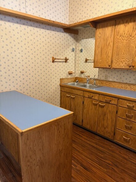 Kitchen - 413 Front St