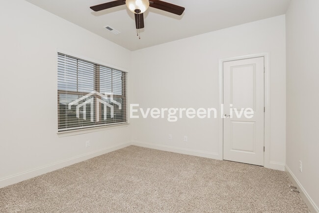 Building Photo - 738 Elkins Dr