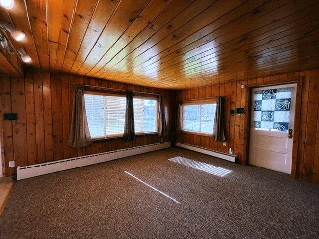 Building Photo - Unique and Updated Corner Lot Cabin in Mou...