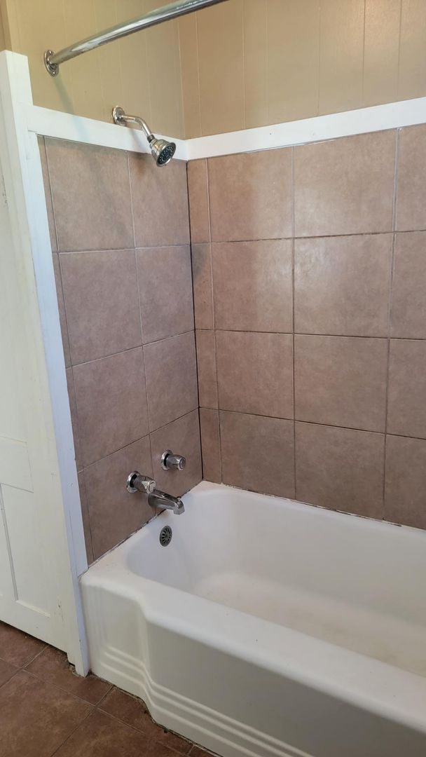 Building Photo - Cute 1br Downtown Benton