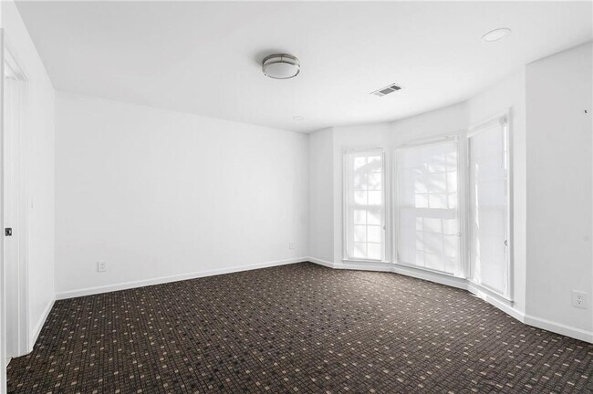 Building Photo - 526 Coopers Pond Dr