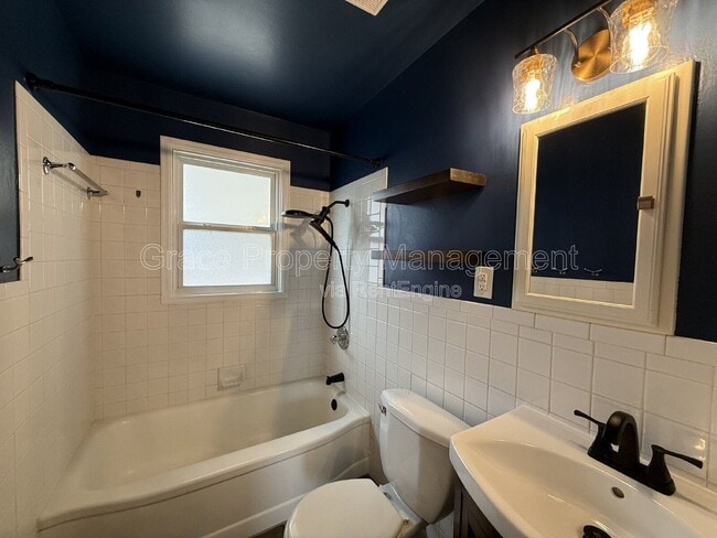 Building Photo - 4648 S Lincoln St