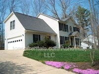 Building Photo - 15 Collenwood Rd