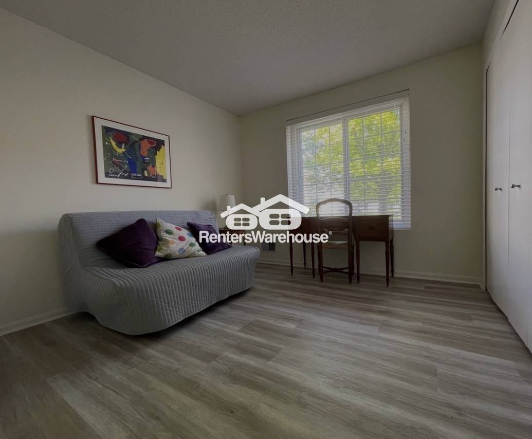 Building Photo - 10845 Lexington Dr