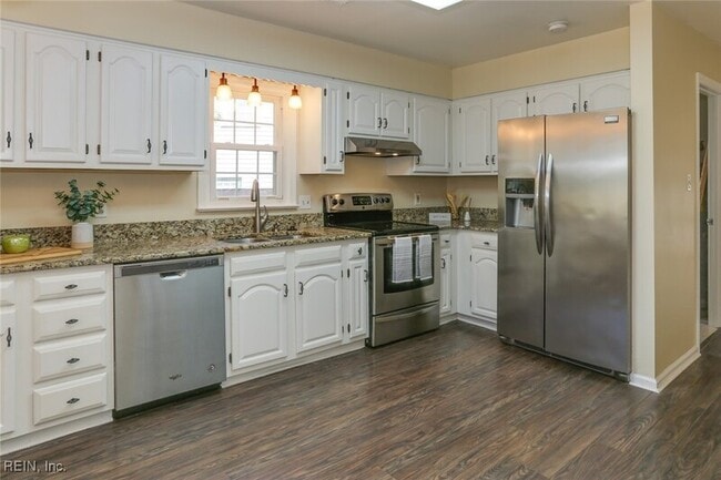 Building Photo - 450 Supplejack Ct