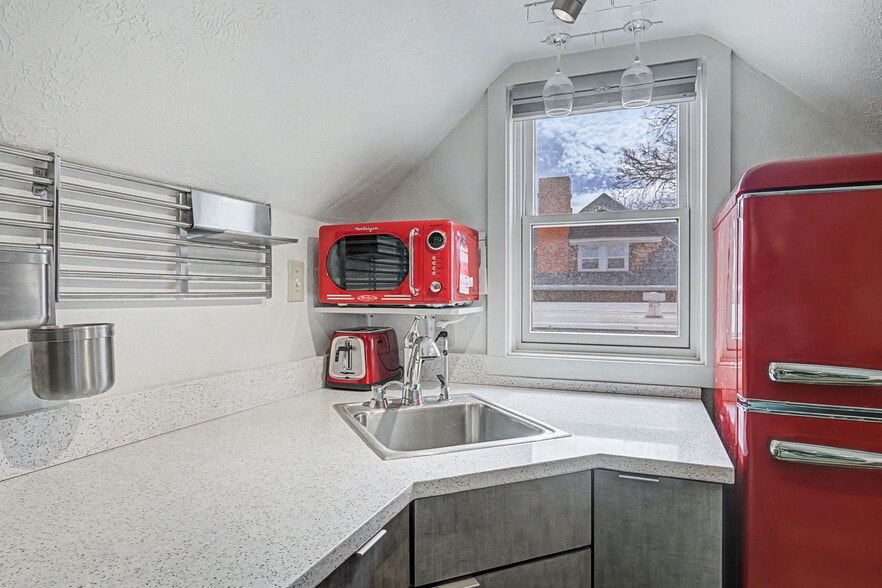 kitchen - 1427 Clayton St