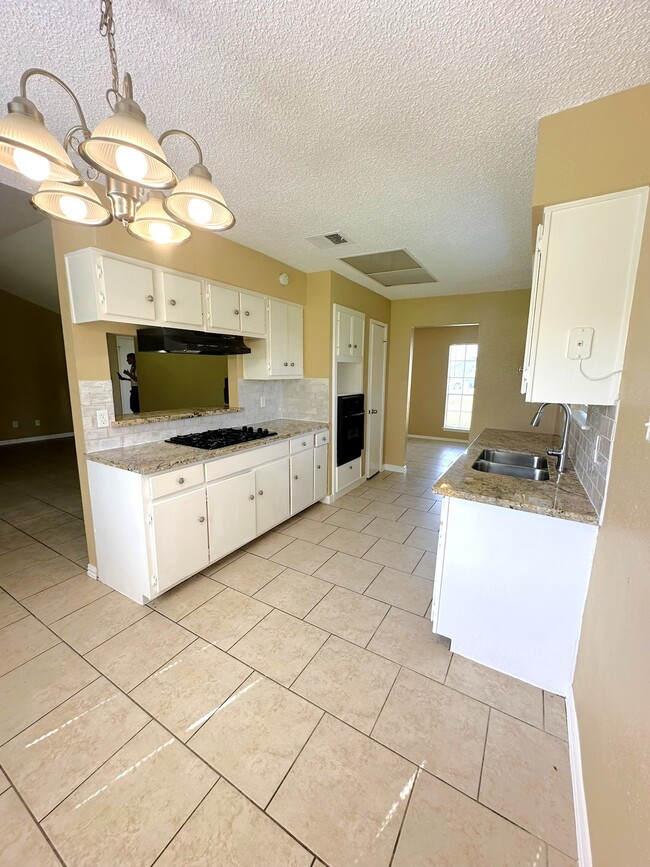 Building Photo - 12210 Roandale Dr