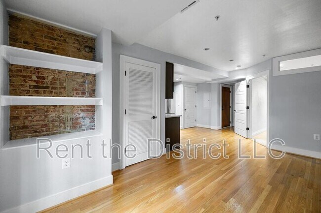 Building Photo - 1109 M St NW