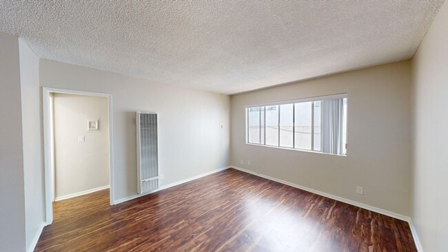 Interior Photo - 830 S. Grandview
