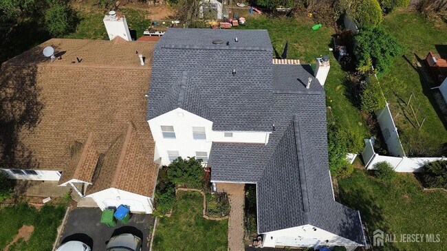 Building Photo - 53 Sagamore Ave S