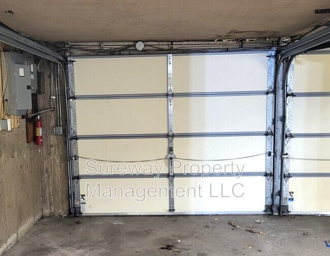 Building Photo - 9 Jeffrey Rd