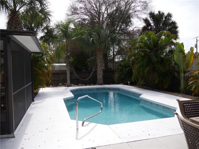 Building Photo - 3026 Vinson Ave